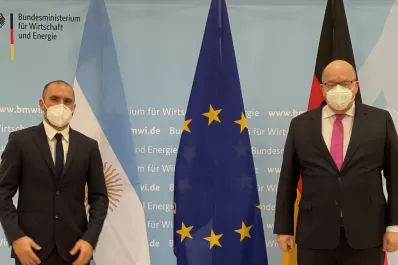 Gira por Europa: Guzmán se reunió con el ministro de Economía y Energía de Alemania
