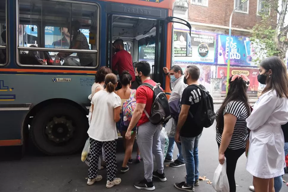 HUELGAS. Desde el lunes que no hay transporte por el paro de UTA. 