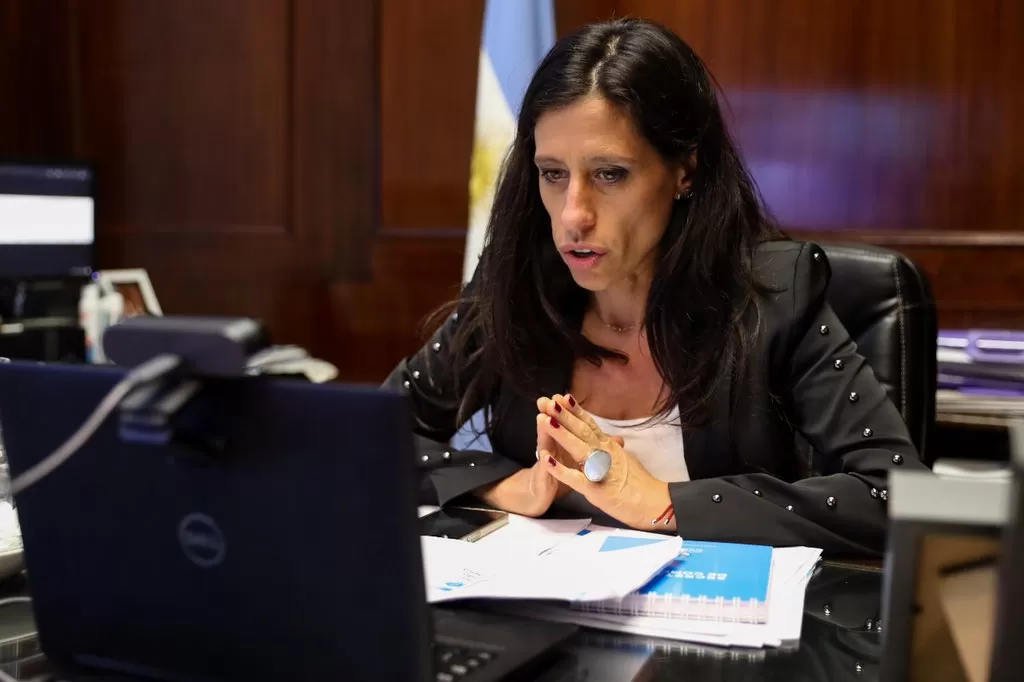 CONFLICTO. Paula Español le respondió a la Mesa de Enlace sobre posibles protestas por las limitaciones a las exportaciones de carne. Foto tomada de Twitter/@pauespanol