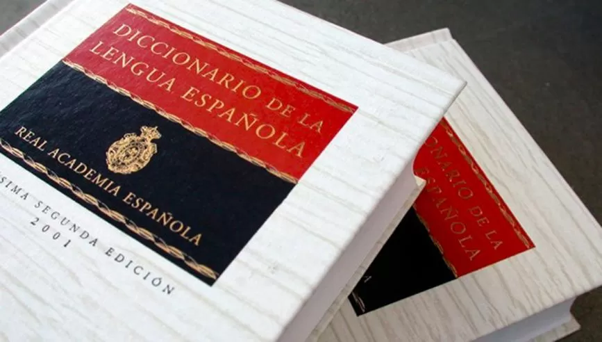 Covidiota: la nueva palabra que incluyó la RAE al diccionario