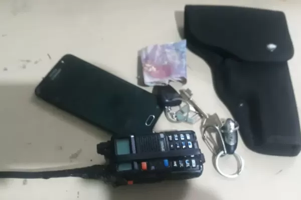 Vestido de policía quiso atacar a un Federal y terminó aprehendido