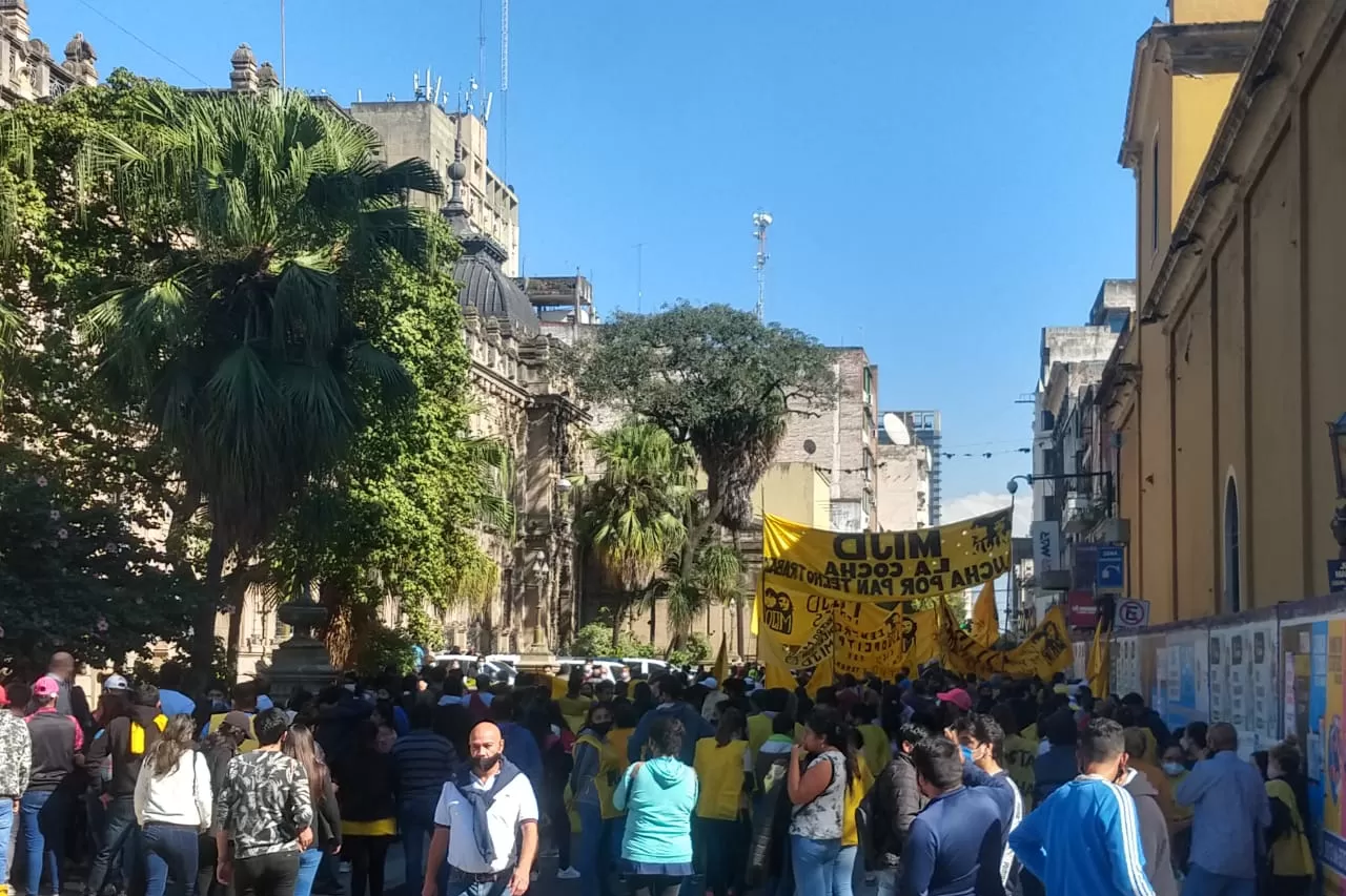 PROTESTA. Los cortes se hicieron en el centro y en las rutas del interior.