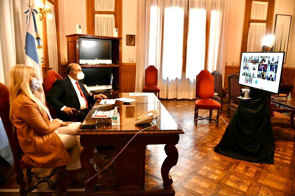 REUNIÓN VIRTUAL. Fernández escucha a los gobernadores del norte, entre los que está Juan Manzur.