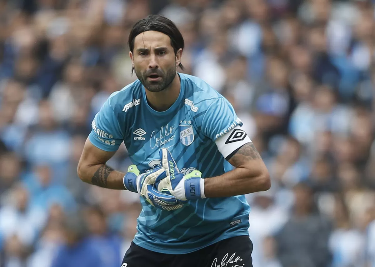 ARQUERO. Lucchetti nació en Mendoza y lleva nueve años en Tucumán.