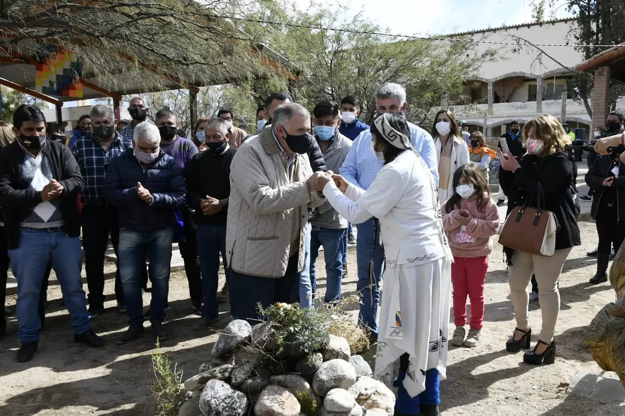 El vicegobernador Jaldo visitó la Casa de la Gobernanza indígena de Los Amaicha