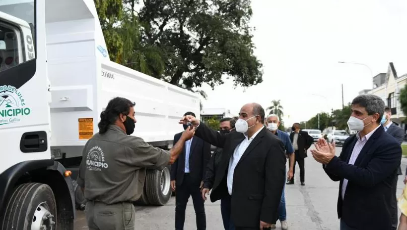 NUEVOS VEHÍCULOS. El municipio de Lules suma dos camiones volquete a su flota de vehículos.