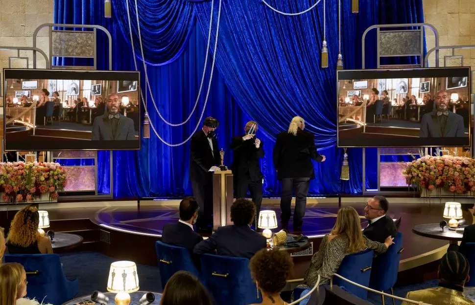 GALA DISTINTA. Presentadores como Don Cheadle no subieron al escenario. reuters