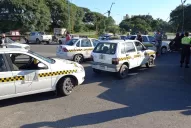 Cortes en estaciones de servicio: somos víctimas de un apriete por parte de estos taxistas