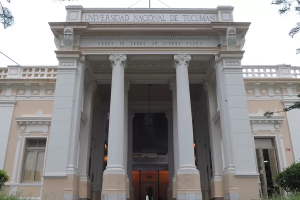 Rotantes quieren ayudar y poder terminar la carrera de Medicina