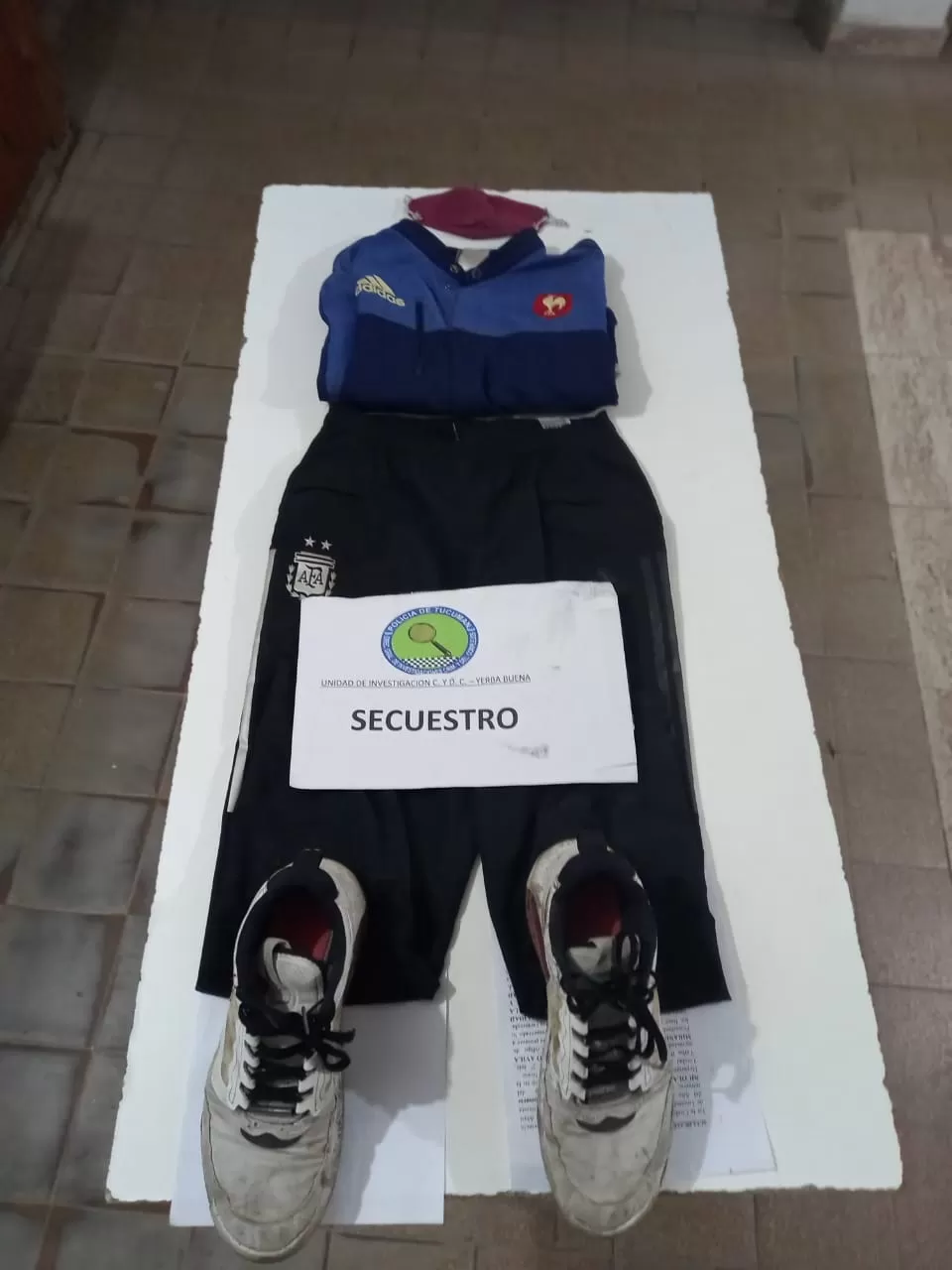 PRUEBA. La ropa que tenía puesta el acusado.   