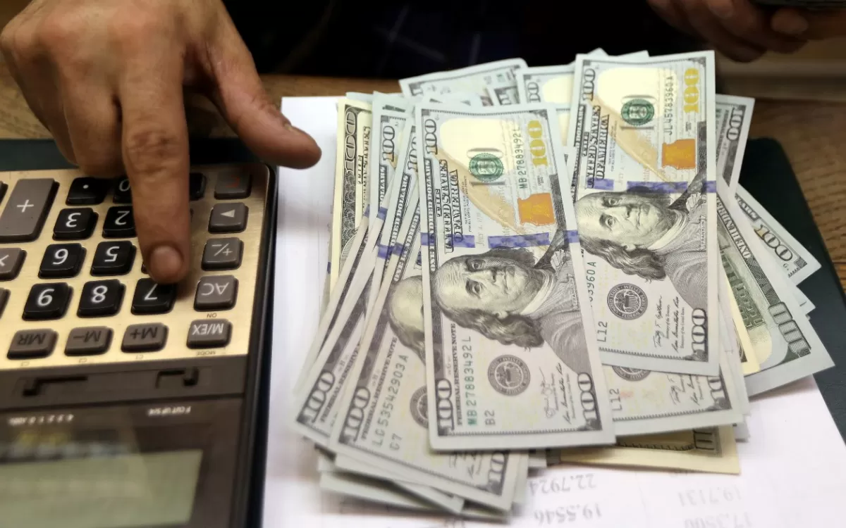 Dólar.