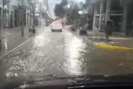 La indignación de un automovilista tucumano: se inauguró la pileta de calle San Martín