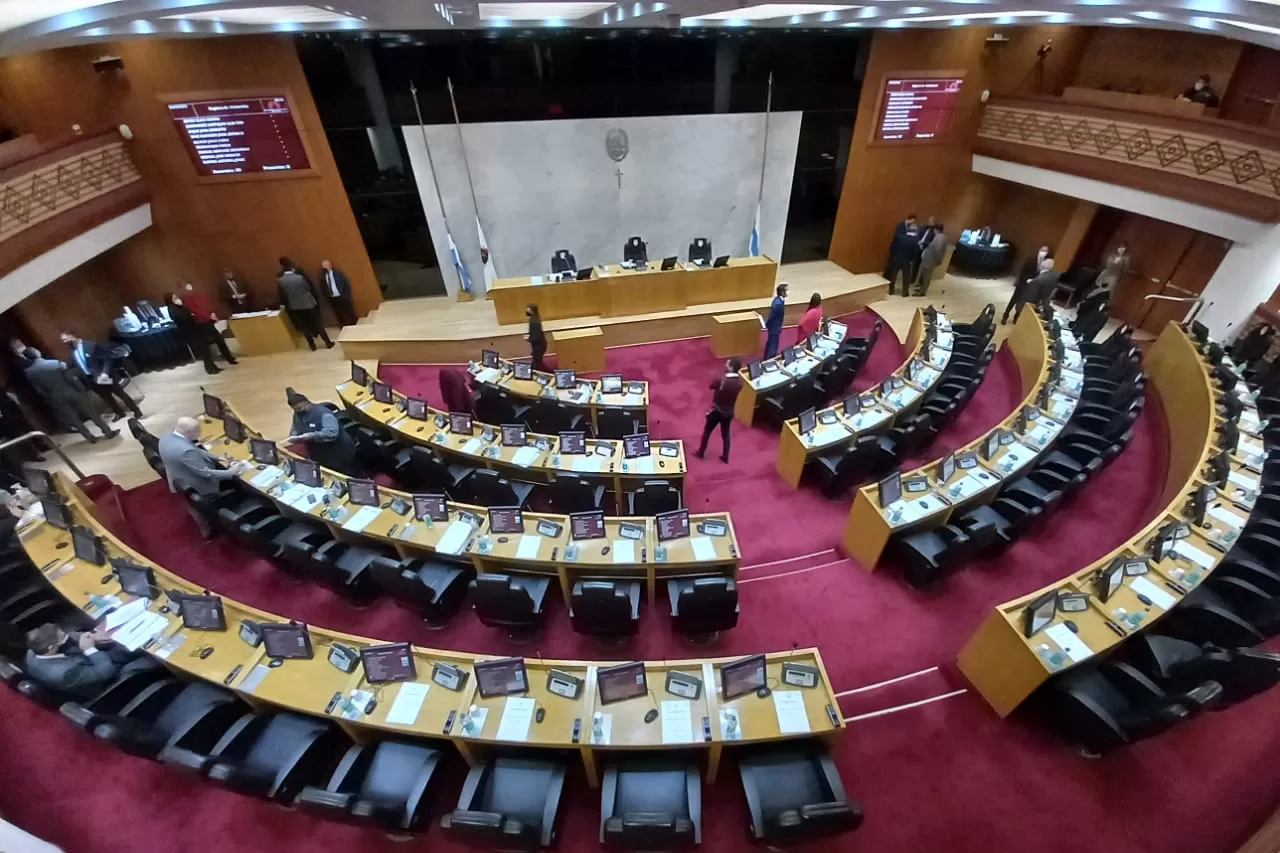 EN EL RECINTO. La Legislatura es escenario de la disputa entre manzuristas y jaldistas. Foto LA GACETA / ANALÍA JARAMILLO