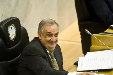 Manzur no se da cuenta que el escudo del PJ tiene amarillo”, dijo Ruiz Olivares