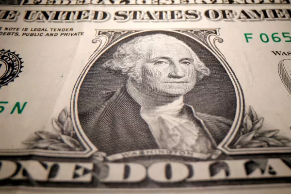 El dólar blue cierra una semana corta $ 4 arriba: alcanzó los $ 157