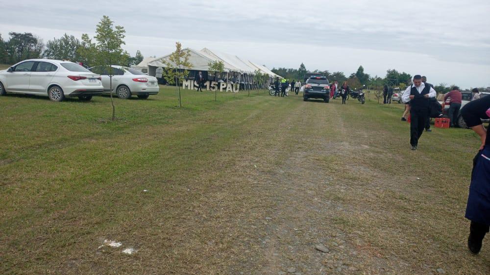 EN UN PREDIO CERCA DE EL BRACHO. Operativo para desalojar una fiesta. Foto: Policía de Tucumán