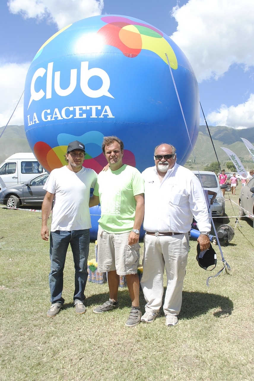 SOCIOS. Con Martín Terán y “Tani” Fortino en el Seven de Tafí del Valle.