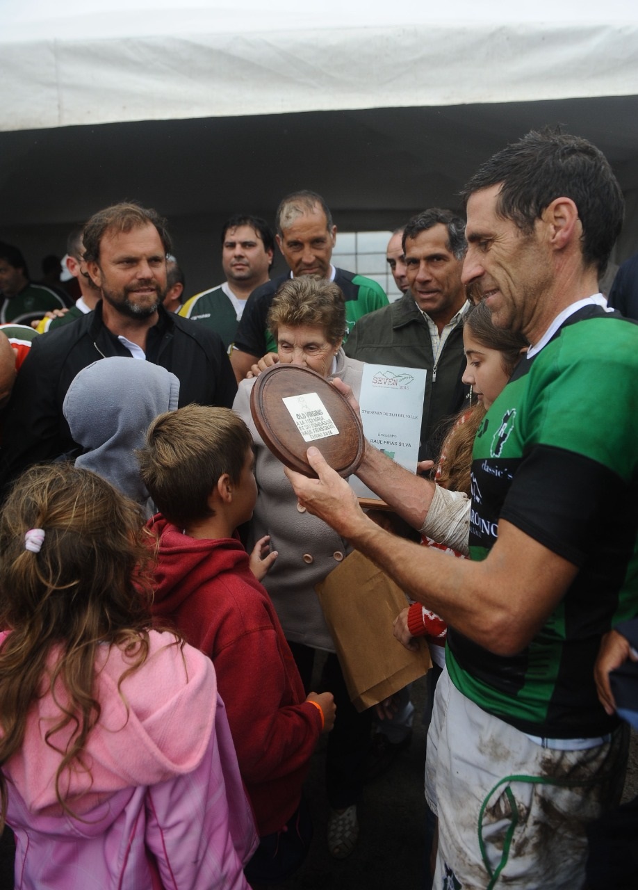 SIEMPRE PREDISPUESTO. Salustiano se involucró en reconocimientos y movidas solidarias en el marco del Seven de Tafí, en cuya organización participó siempre. 