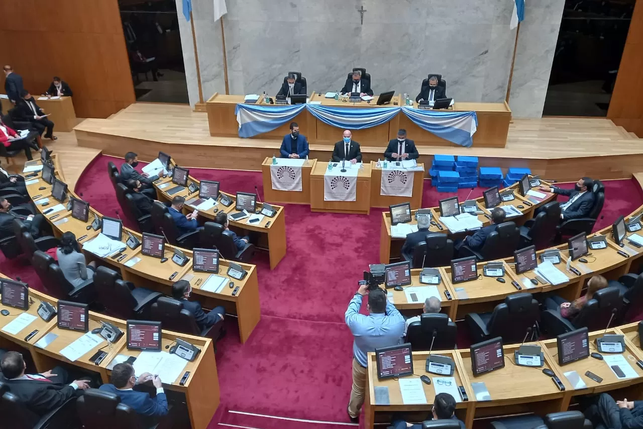 EN EL RECINTO. Juan Pablo Lichtmajer responde las preguntas de los legisladores. Foto LA GACETA / ANALÍA JARAMILLO