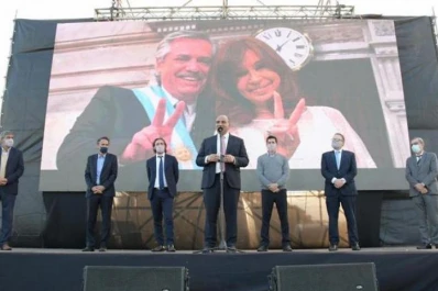 Junto a los ministros de Nación, Manzur convocó “a poner en marcha el país”