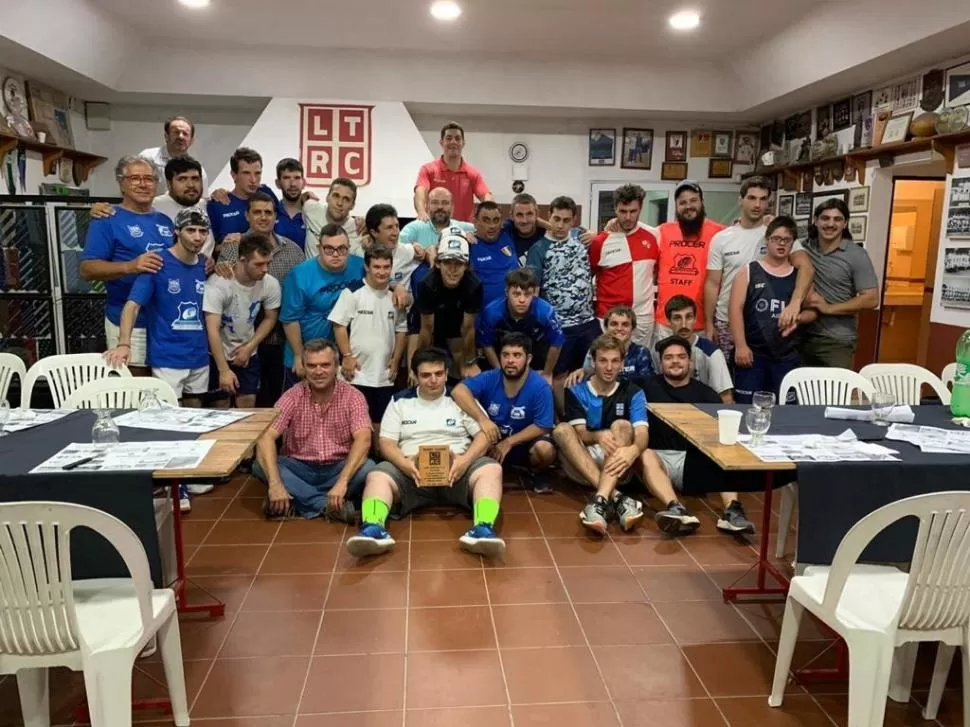 RECUERDO. Los Pumpas en su visita a Los Tarcos, que ahora tendrá su programa.  