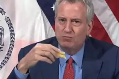 Nueva York regalará papas fritas para incentivar la vacunación contra la covid-19