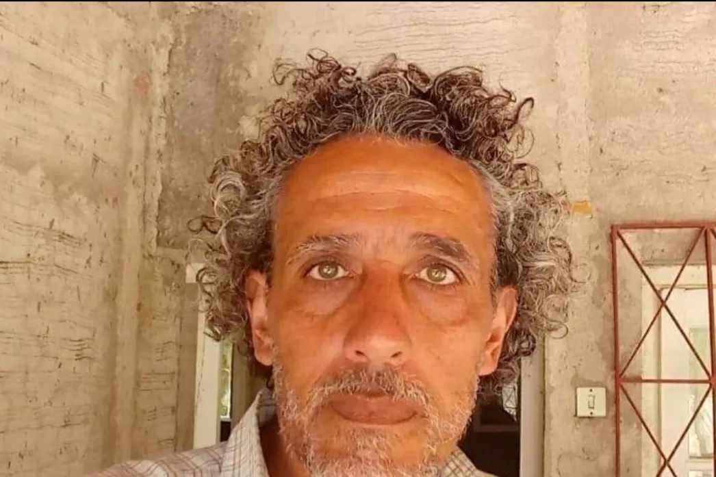 Víctor Rivero, tiene 50 años. 