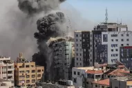 Israel bombardeó un edificio donde funcionaban medios de prensa internacionales en Gaza 