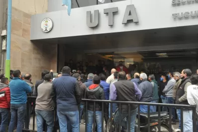 Un grupo de choferes insiste con hacer paro