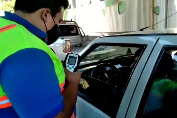 Secuestraron dos autos en un control de alcoholemia en la capital tucumana