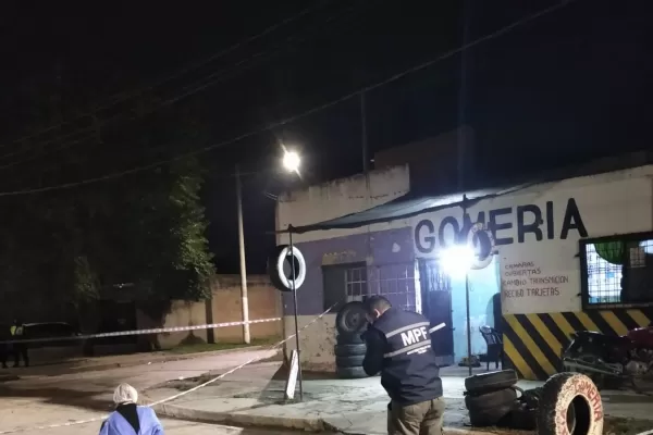 Cuatro hombres atacaron a tiros a un joven de 27 años que murió después en el Carrillo