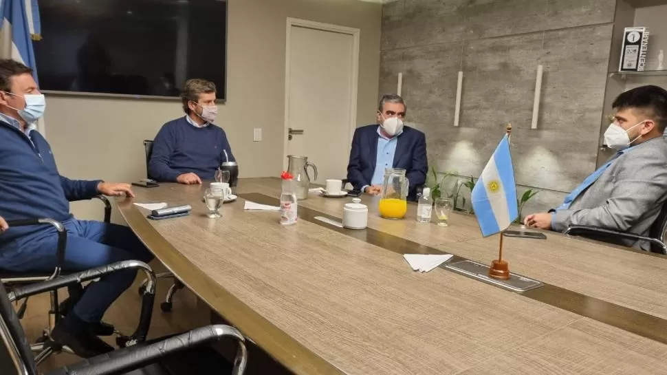 EN YERBA BUENA. Sánchez, Campero, Alfaro y Salazar coinciden en elaborar un plan pospandemia. PRENSA YERBA BUENA
