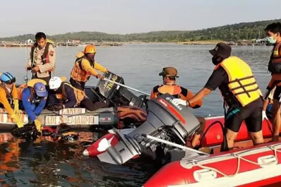 Tragedia: querían sacarse una selfi, se les dio vuelta el bote