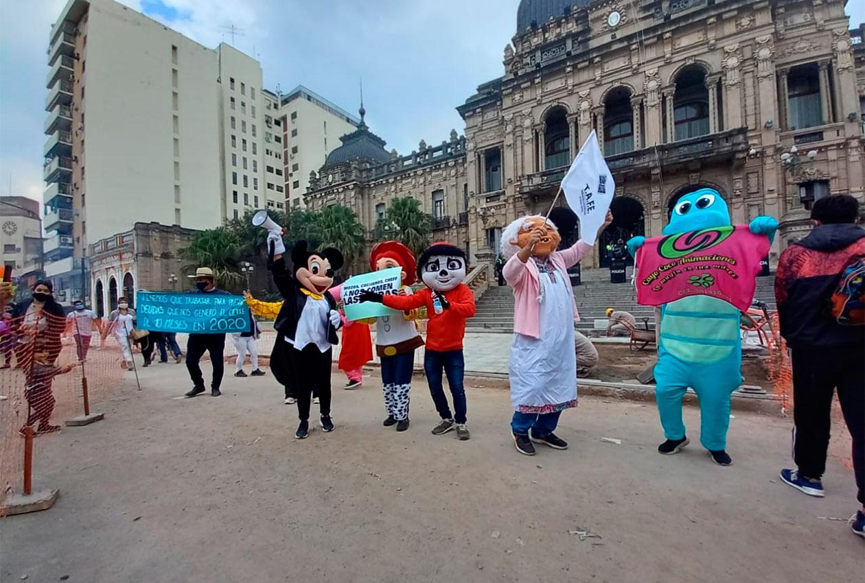 Protestas, cortes de calles y caos vehicular en el centro tucumano