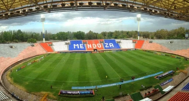 EN MENDOZA. El estadio “Malvinas Argentinas”.