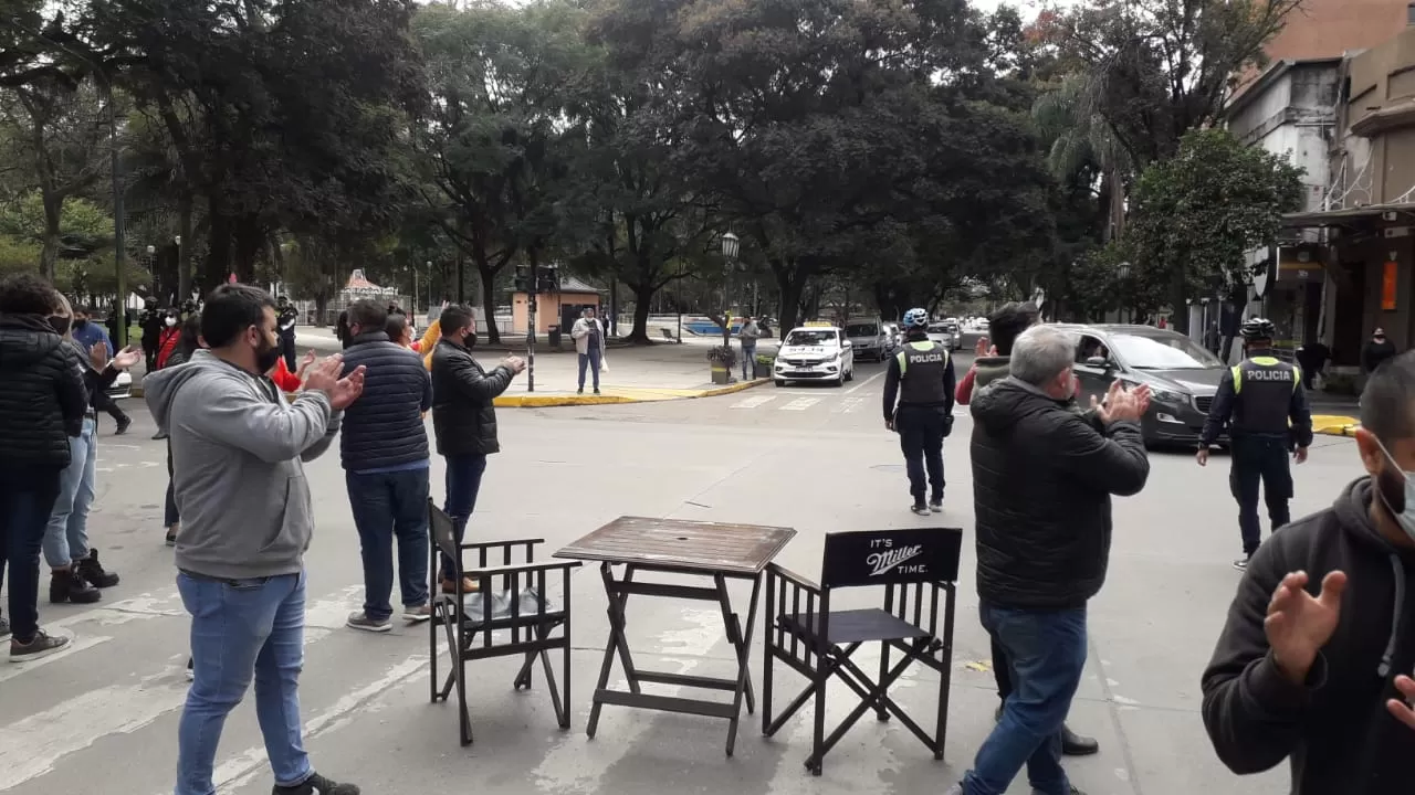 25 DE MAYO Y SANTA FE. Protesta de gastronómicos por las nuevas restricciones. Foto: Gentileza Graciela Núñez