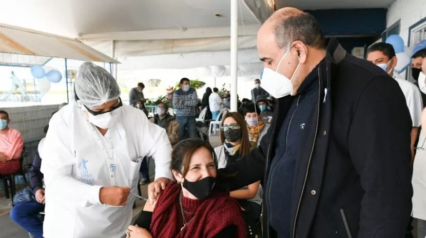 ACTO OFICIAL. Manzur, en el nodo del complejo Ojo de Agua. FOTO COMUNICACIÓN PÚBLICA