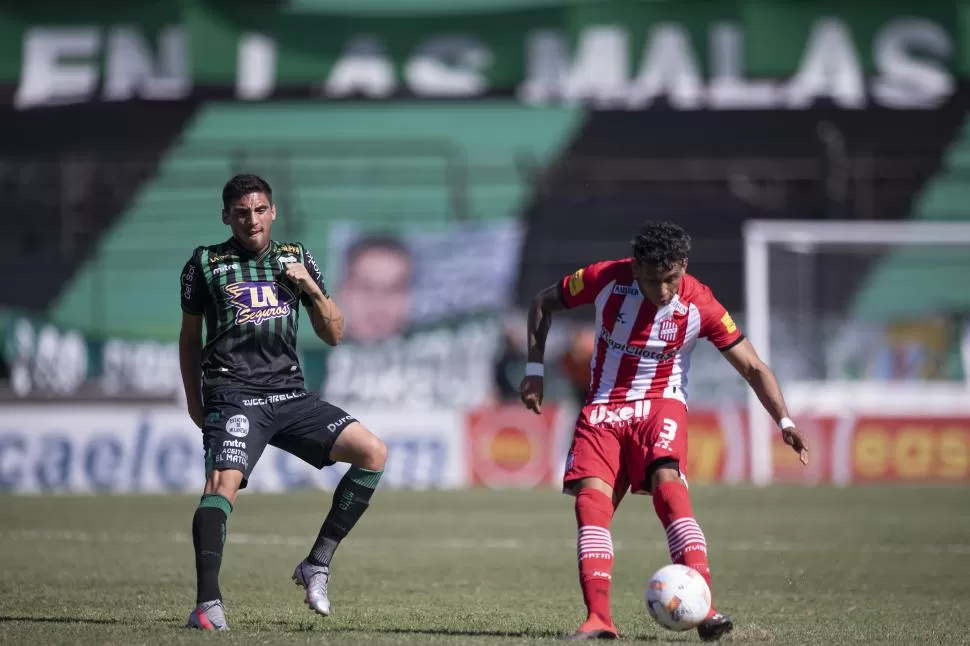 PUNTO DE PARTIDA. El 1-0 ante Chicago fue de los primeros partidos con la valla invicta. A partir de ahí, Lucas Diarte (con la pelota) y compañía mejoraron mucho atrás. 