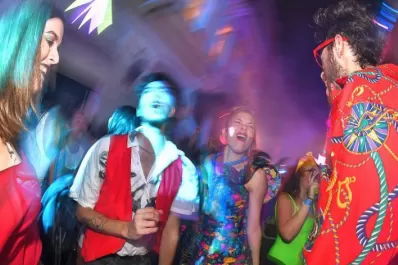 Proponen eximir del pago de impuestos a salones de fiestas y espectáculos