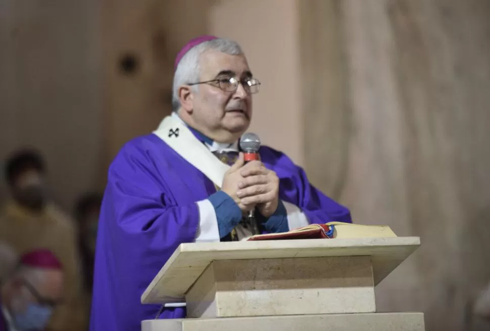 Monseñor Carlos Sánchez, en una homilía.  