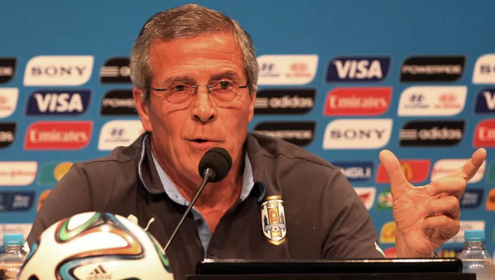 HACIA EL MUNDIAL DE QATAR. Uruguay: el Maestro Tabárez citó a 24 jugadores para la doble fecha de las eliminatorias.