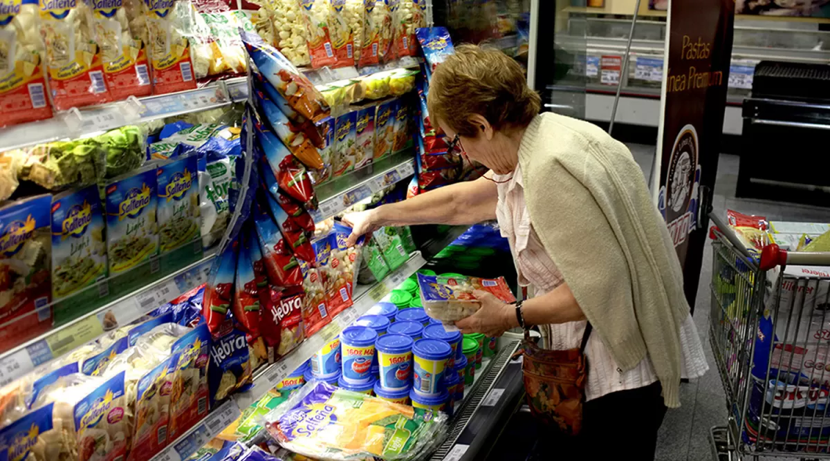 Por la inflación, el Gobierno activa la Ley de Góndolas