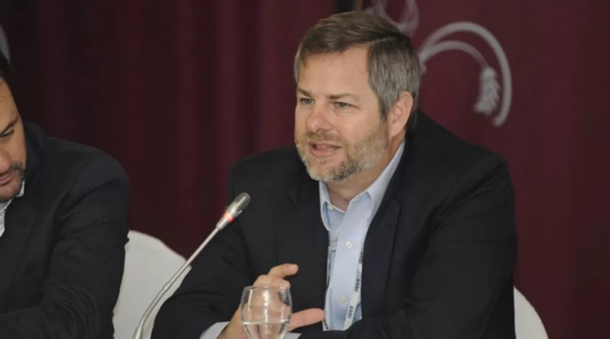 Roberto J. Murchison.