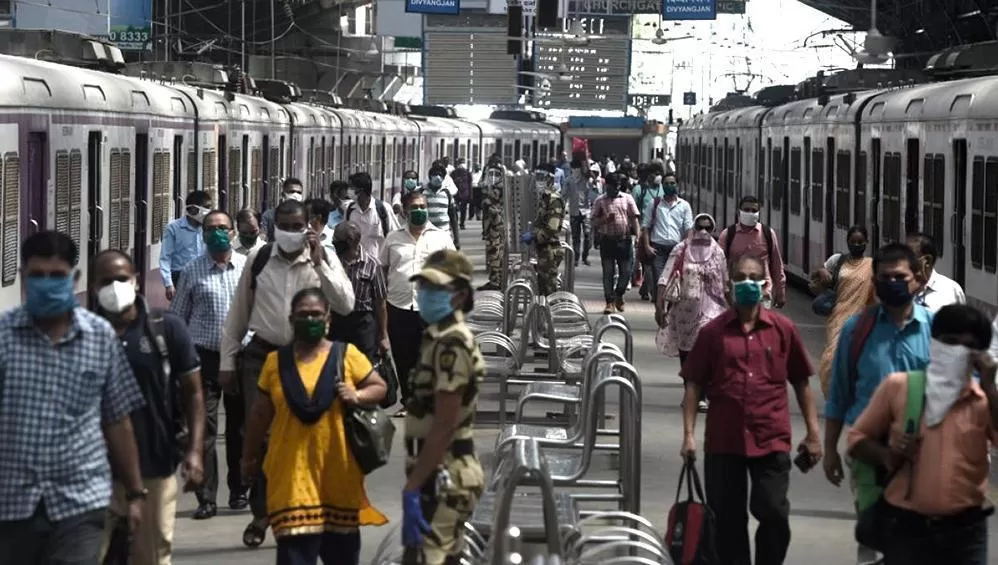 COVID-19. India comenzó a revertir un drástico repunte que llevó al país a notificar más de 300.000 casos durante tres semanas. Foto de Reuters.