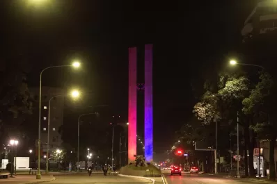 ¿Por qué la Casa Histórica y el Monumento al Bicentenario se tiñeron con los colores croatas?