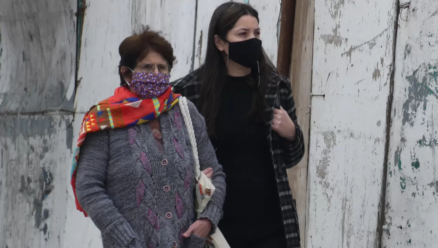 ABRIGO. Las mañanas serán frías y las tardes cálidas en toda la provincia.