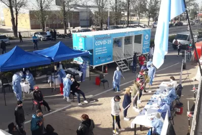 Tucumán tiene 13.500 casos activos de coronavirus, un 70% más que hace un mes