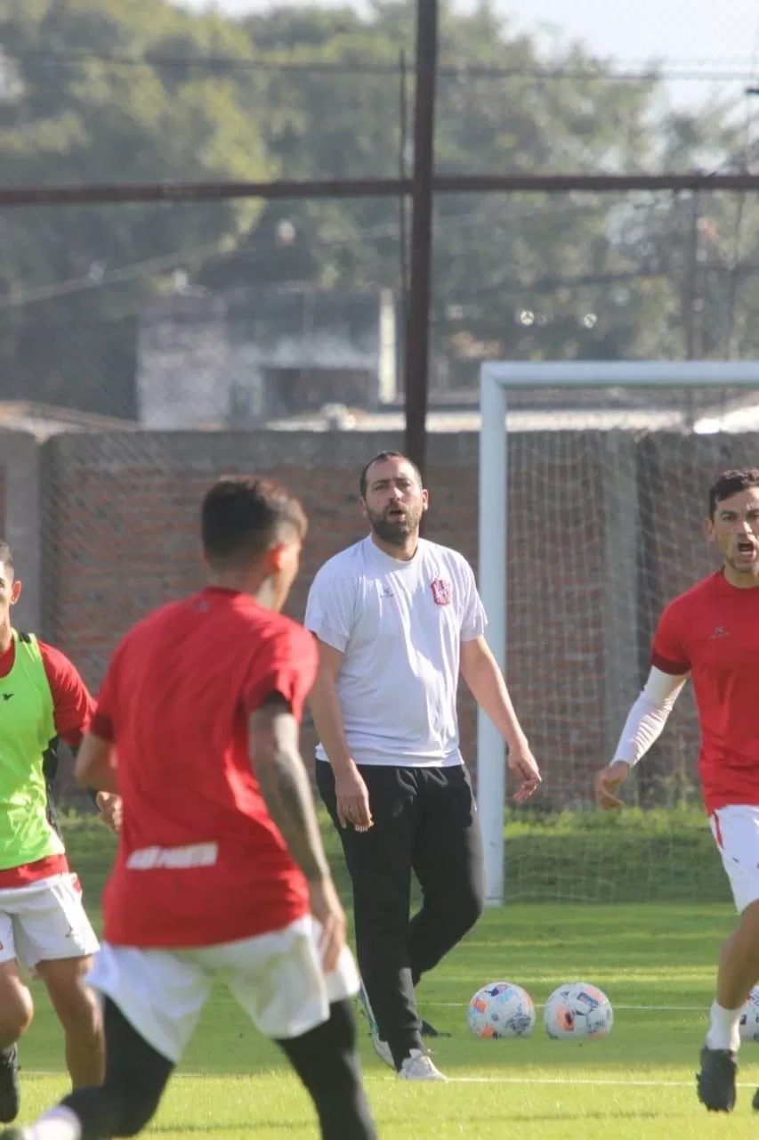 EL GRAN OBJETIVO. De Muner trabaja con el objetivo de llegar al día en el que su equipo rinda a pleno, independientemente de los nombres y esquema que utilice. 