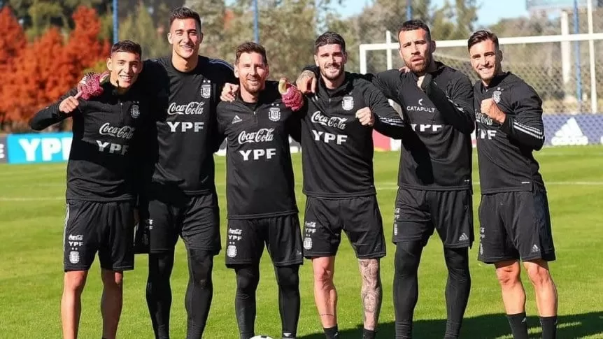 PURA RISAS. Ayer, el plantel se entrenó y luego compartió un almuerzo. 