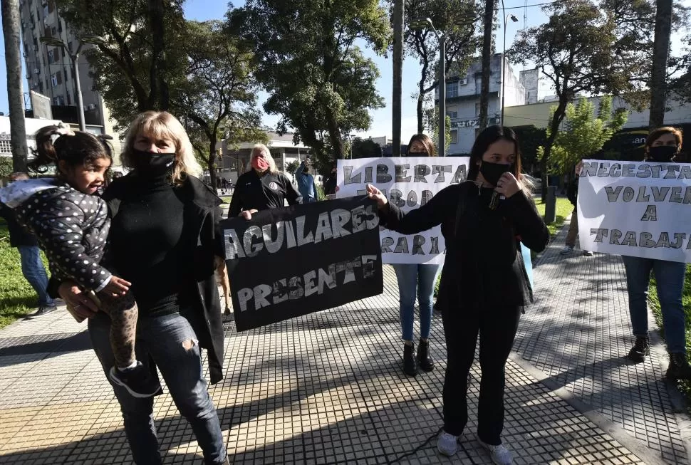 CONCEPCIÓN Y AGUILARES. Comerciantes de ambas ciudades se reunieron para rechazar el DNU presidencial diciendo que los negocios no contagian. 